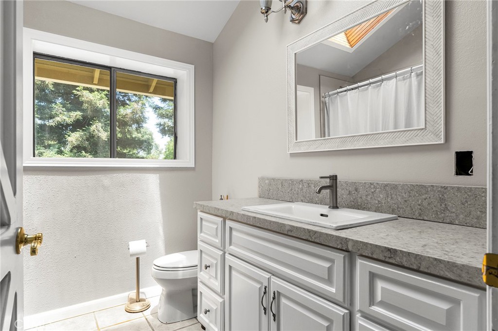 9857 Lott Road Durham, CA 95938 - Photo 19 of 42 bathroom