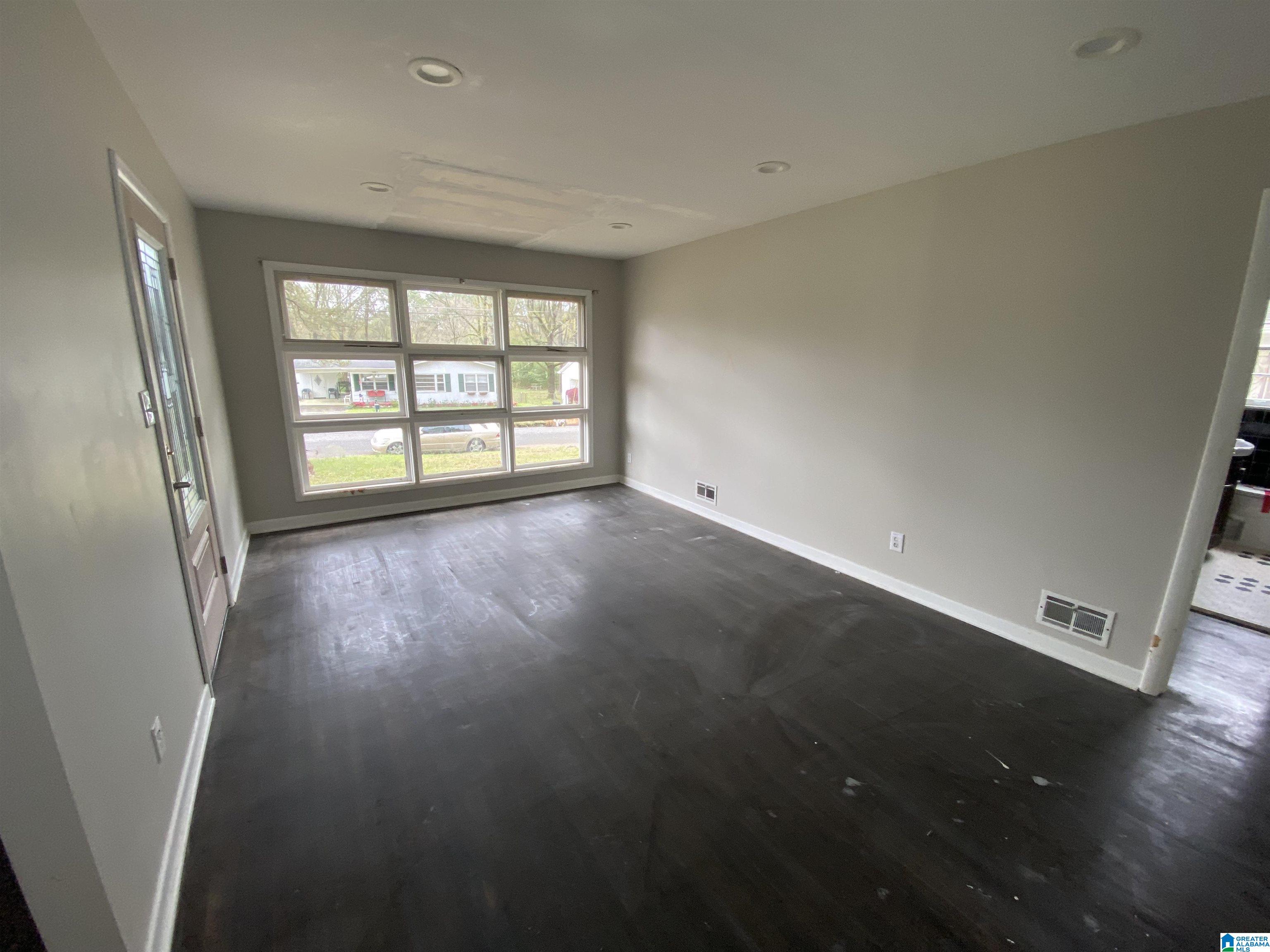 544 Camellia Road Birmingham, AL 35215 - Photo 3 of 38