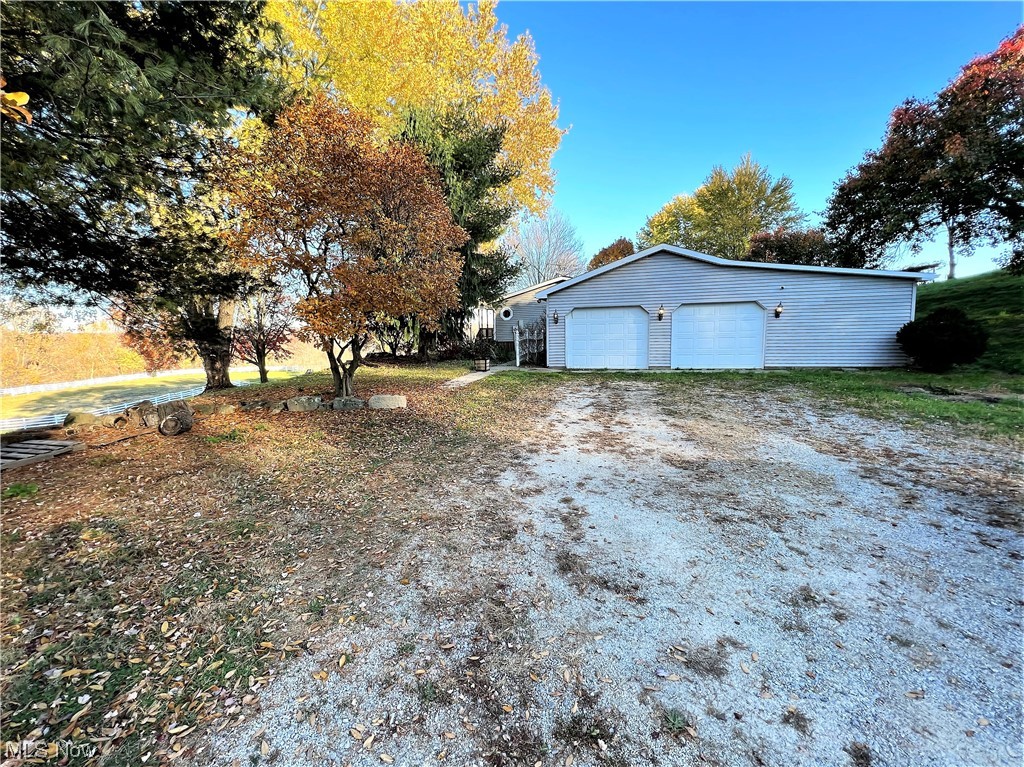 50519 Carroll Road East Liverpool, OH 43920 - Photo 3 of 45