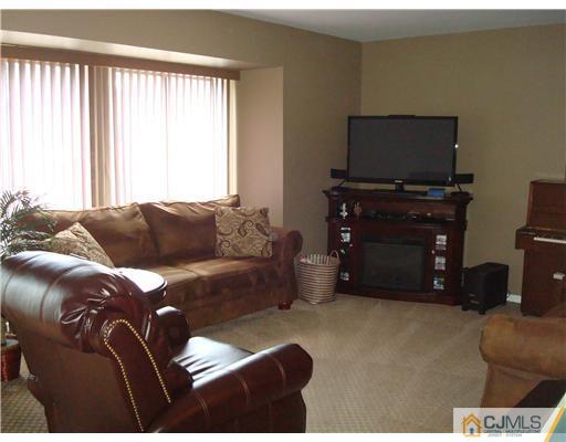 438 Probasco Road Hightstown, NJ 08520 - Photo 4 of 11