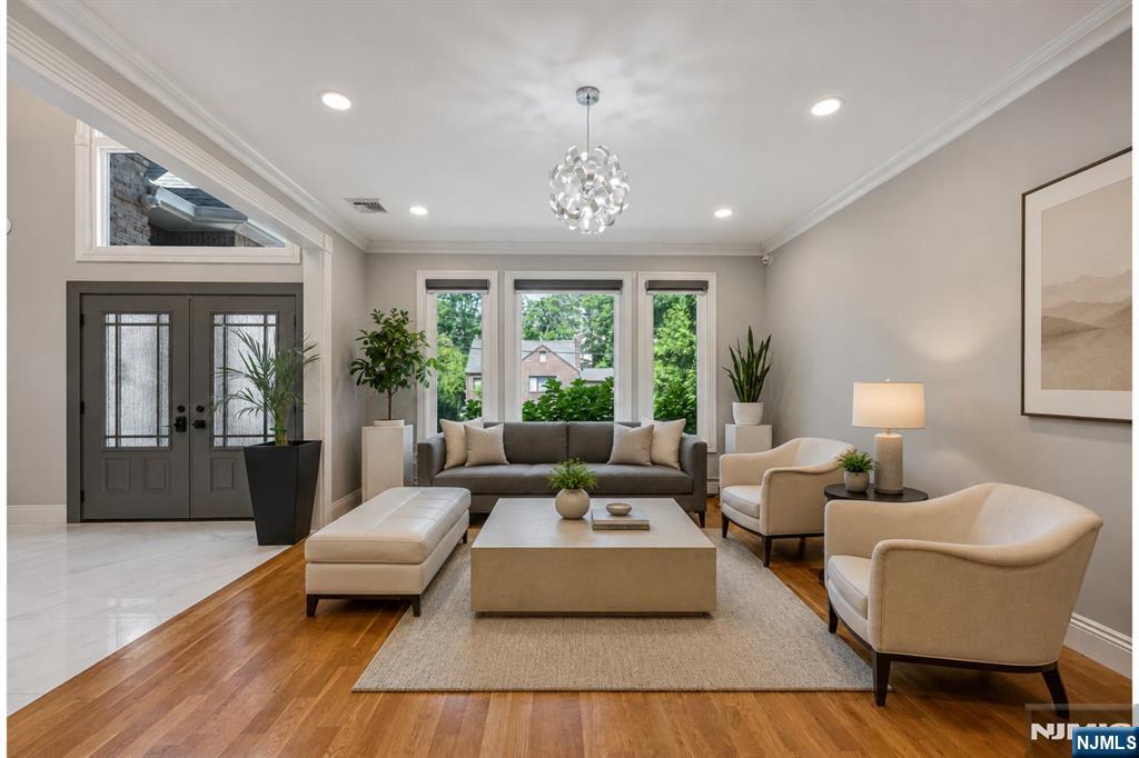 1152 Cumbermeade Road Fort Lee, NJ 07024 - Photo 7 of 42