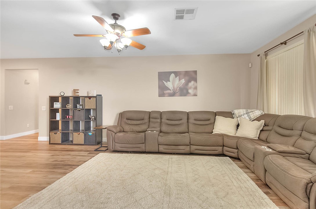 611 Glory Street San Jacinto, CA 92583 - Photo 15 of 58 Living Room