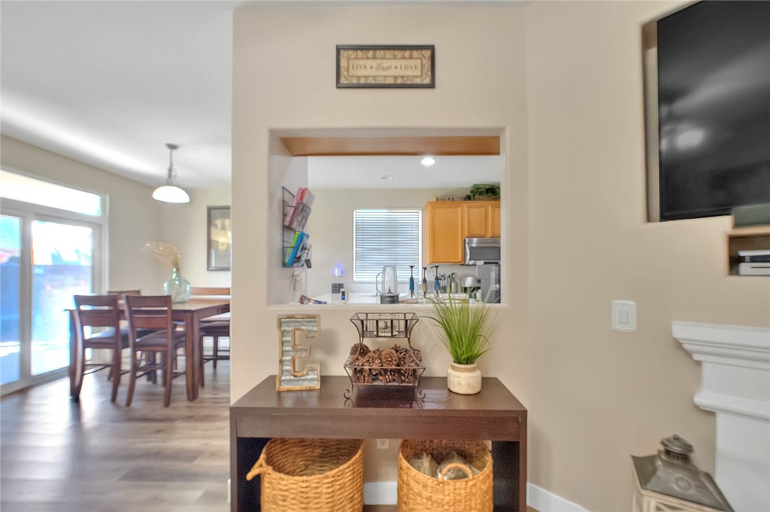 611 Glory Street San Jacinto, CA 92583 - Photo 26 of 58 Kitchen