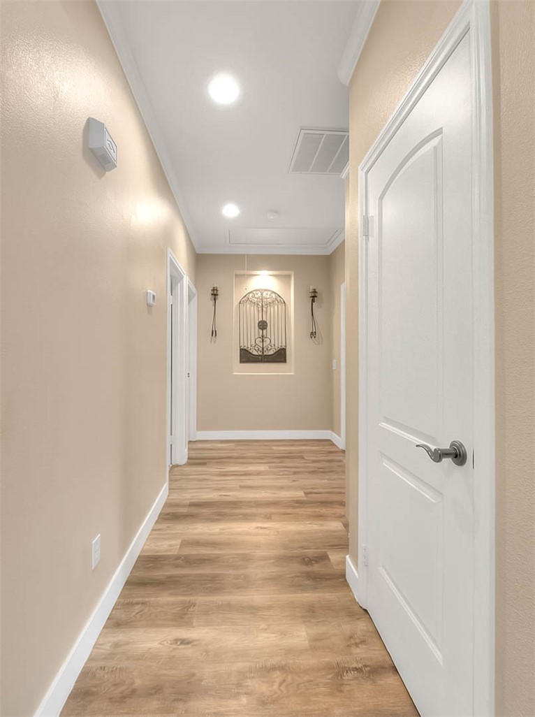 611 Glory Street San Jacinto, CA 92583 - Photo 27 of 58 Hallway