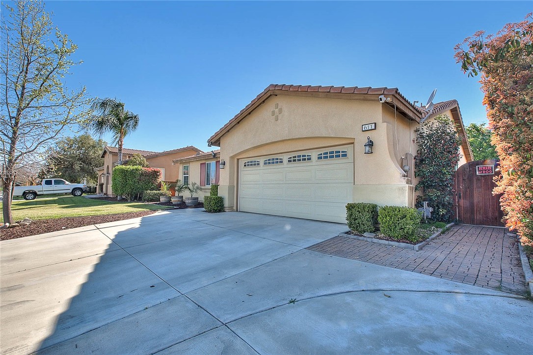 611 Glory Street San Jacinto, CA 92583 - Photo 3 of 58