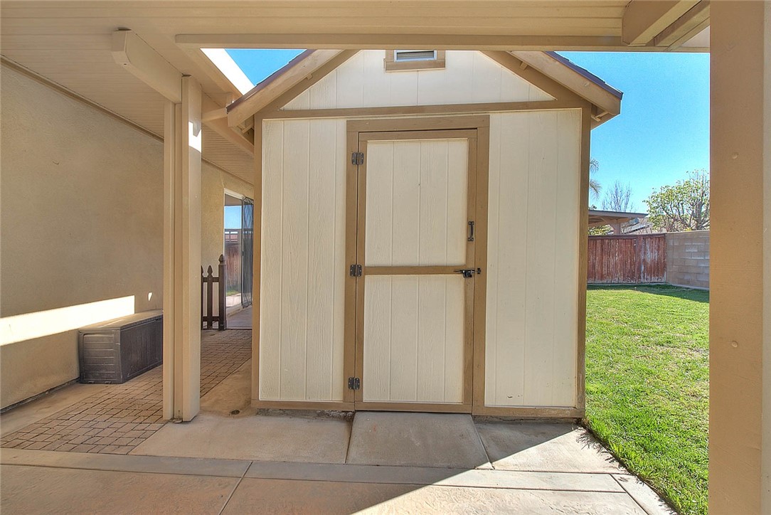 611 Glory Street San Jacinto, CA 92583 - Photo 53 of 58 Storage