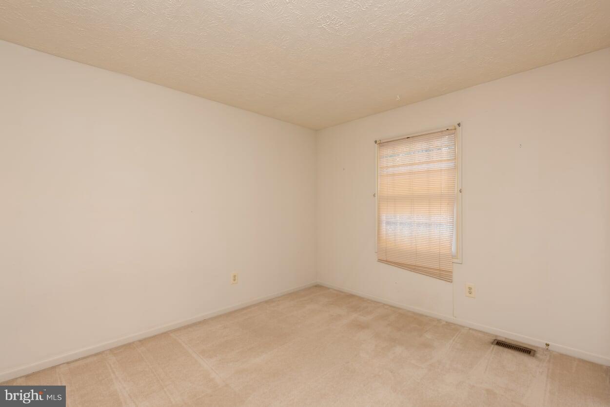 2216 Halter Lane Reston, VA 20191 - Photo 18 of 23 an empty room with a window