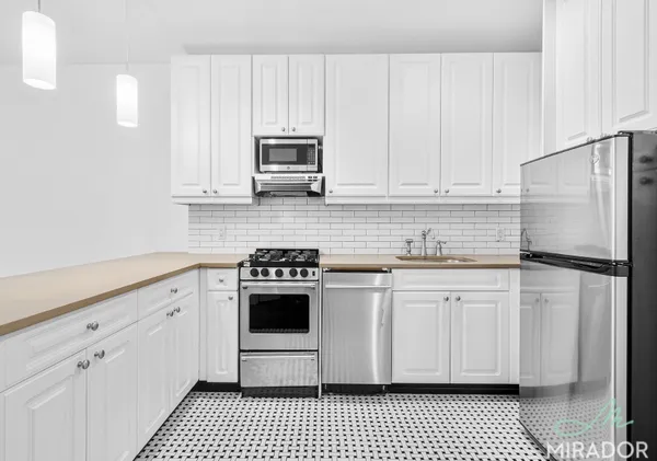 $4,000 | 116 Thompson Street, Unit 3D | SoHo