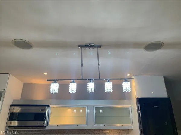 $1,400 | 3111 Bel Air Drive, Unit 211, Las Vegas, NV 89109