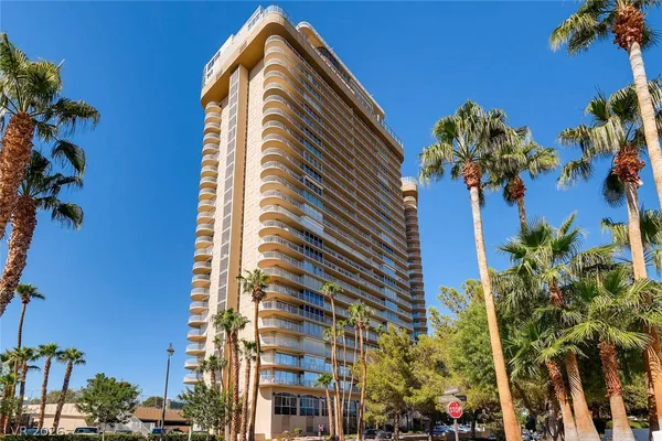 $1,400 | 3111 Bel Air Drive, Unit 211, Las Vegas, NV 89109