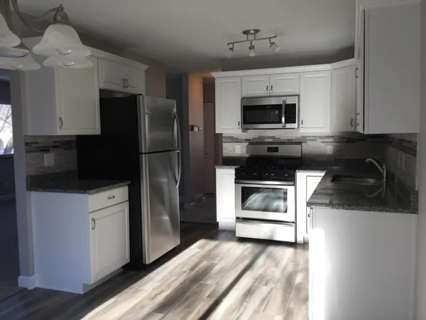 $1,795 | 4786 Grenwich Way North, Oakdale, MN 55128