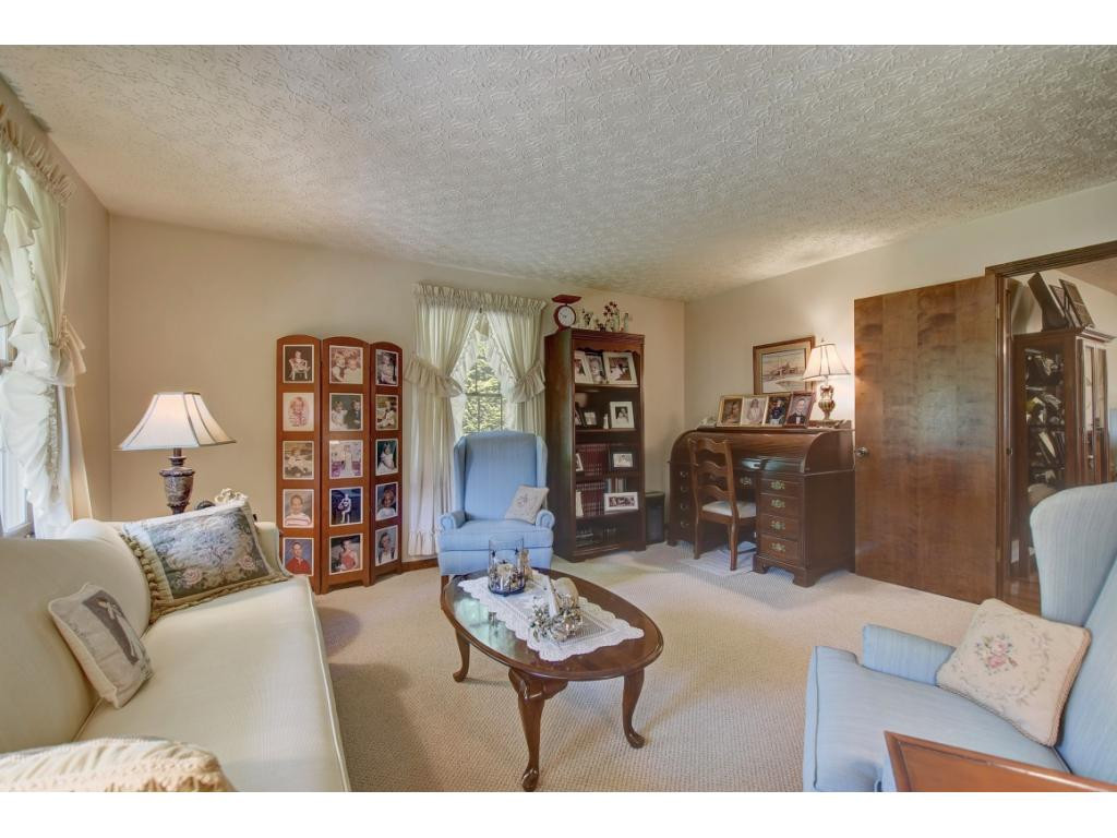 3734 Purchase Ridge Road Duffield, VA 24244 - Photo 23 of 36 Downstairs Sitting Room