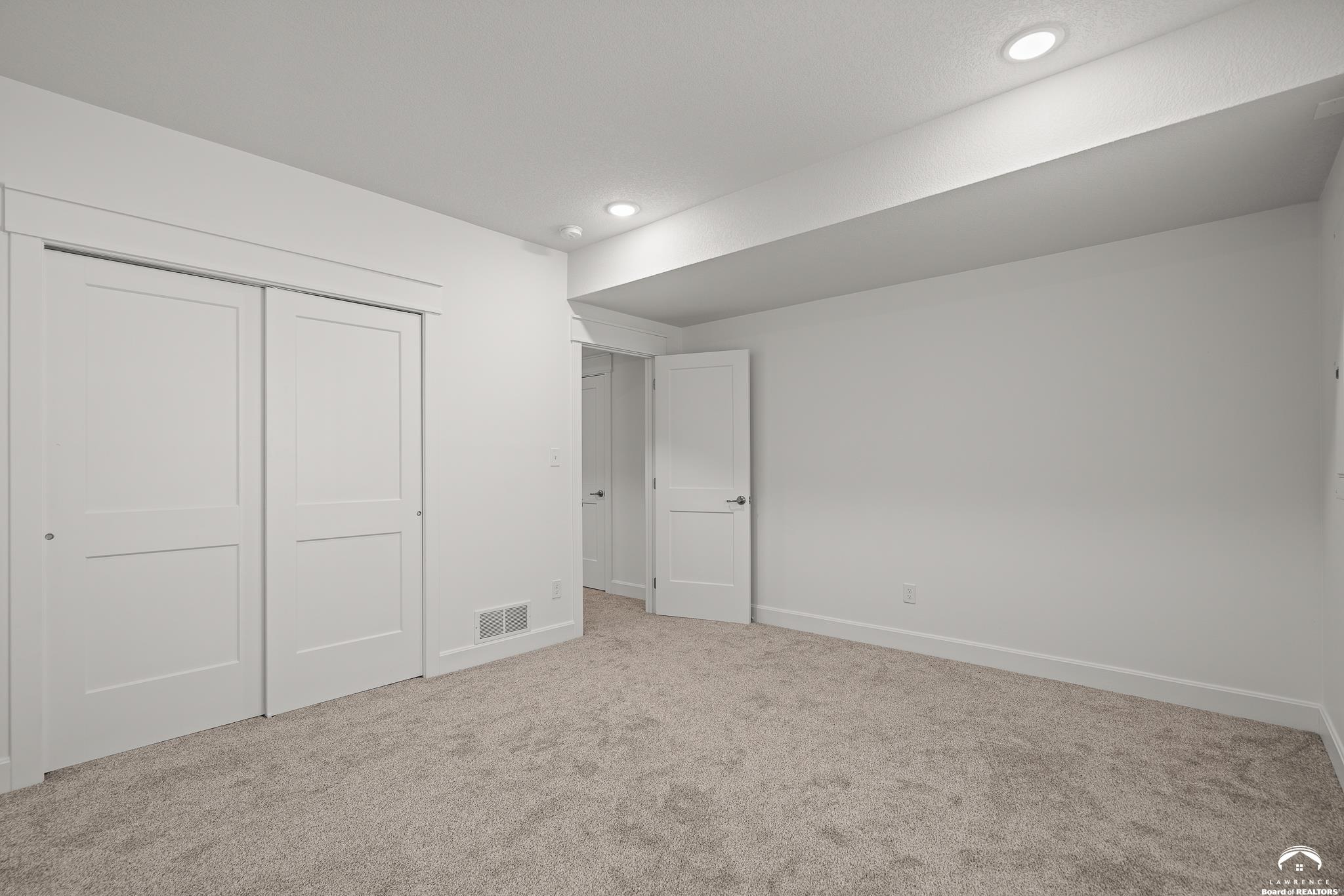 5511 Southwest Timber Ridge Lane Topeka, KS 66610 - Photo 38 of 50
