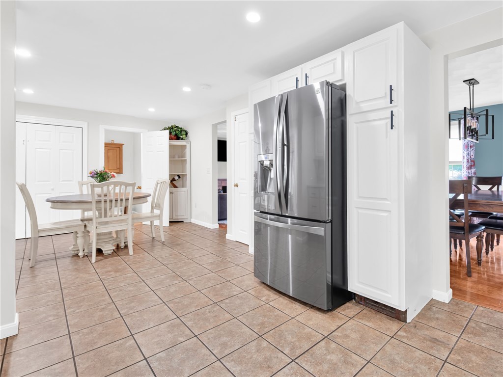2 Brookfield Road Coventry, RI 02816 - Photo 22 of 43