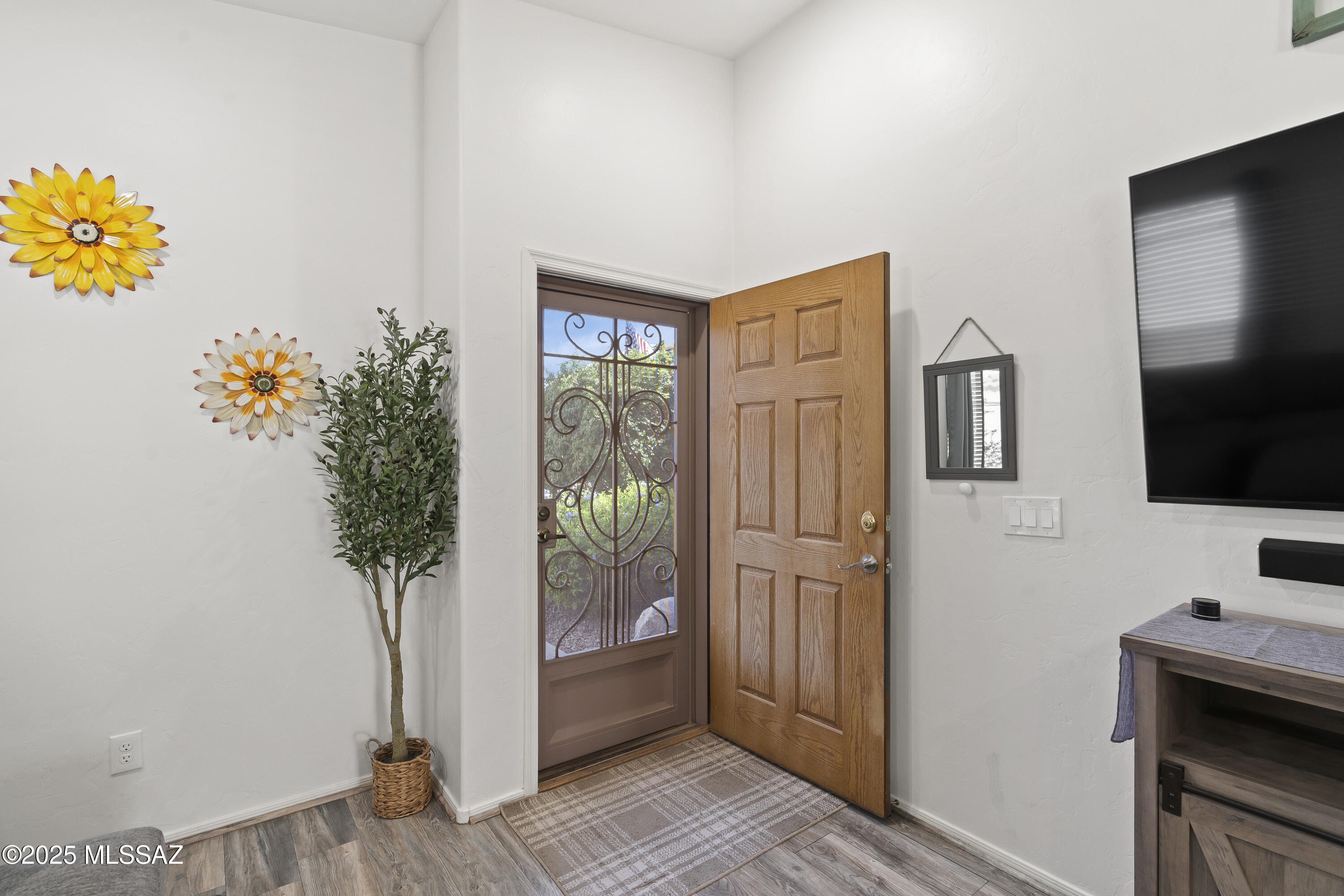 519 West Silvertip Road Tucson, AZ 85737 - Photo 2 of 29