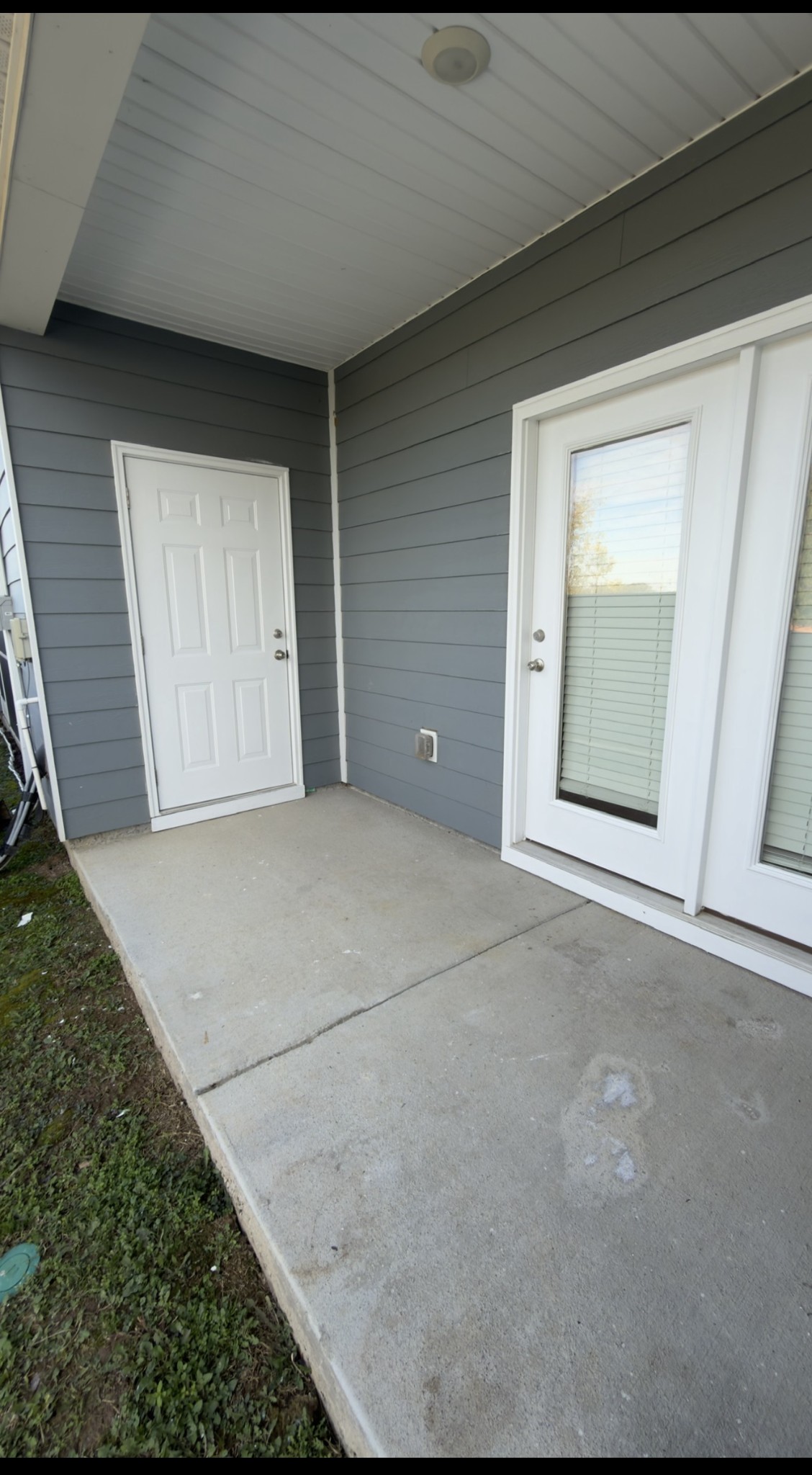 529 Ellen Road Lebanon, TN 37087 - Photo 7 of 17 a view of an empty room with a window