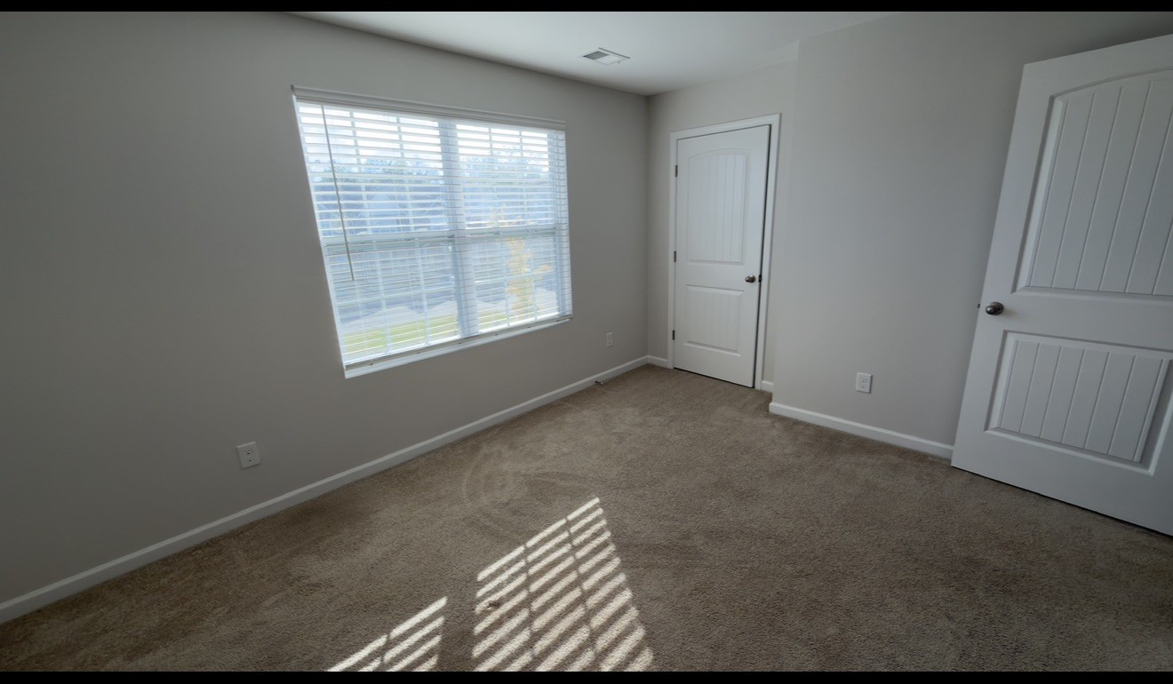 529 Ellen Road Lebanon, TN 37087 - Photo 10 of 17 an empty room with windows
