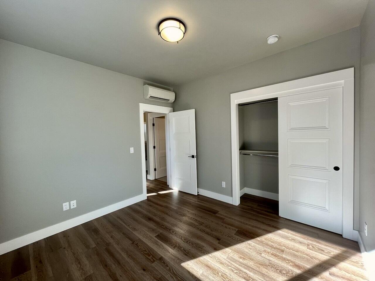 347 Randy Street Ashland, OR 97520 - Photo 28 of 36 guest bedroom