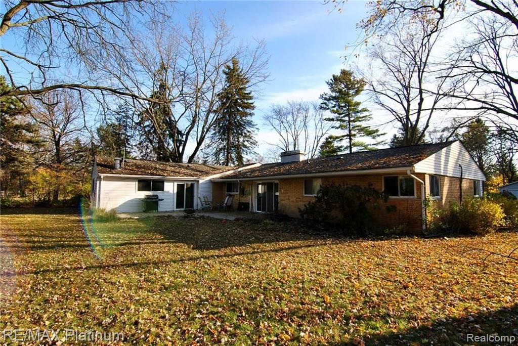 24566 Border Hill Novi, MI 48375 - Photo 22 of 26