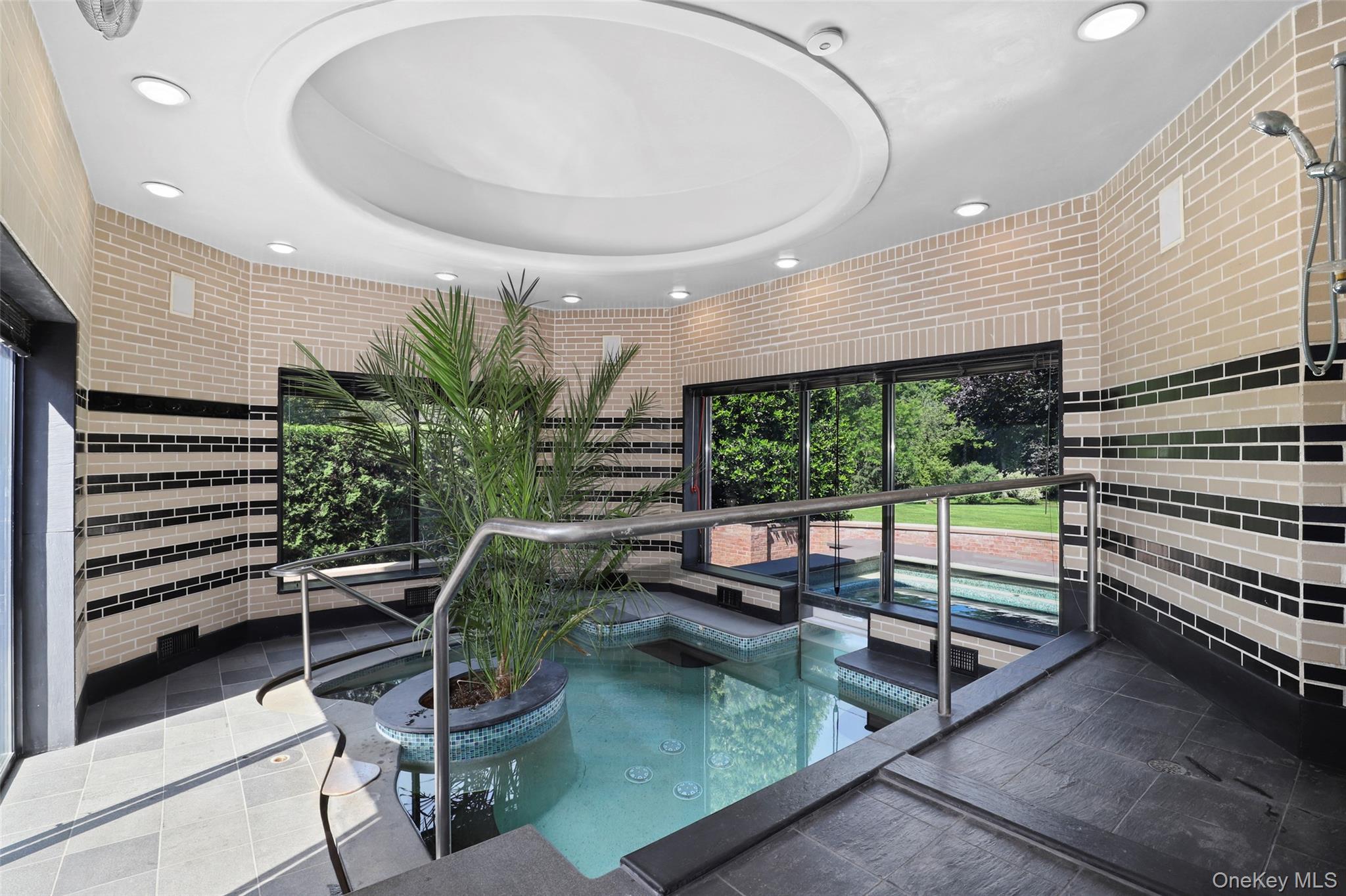 7 Rockledge Road Rye, NY 10580 - Photo 12 of 49 Indoor/Outdoor Jacuzzi