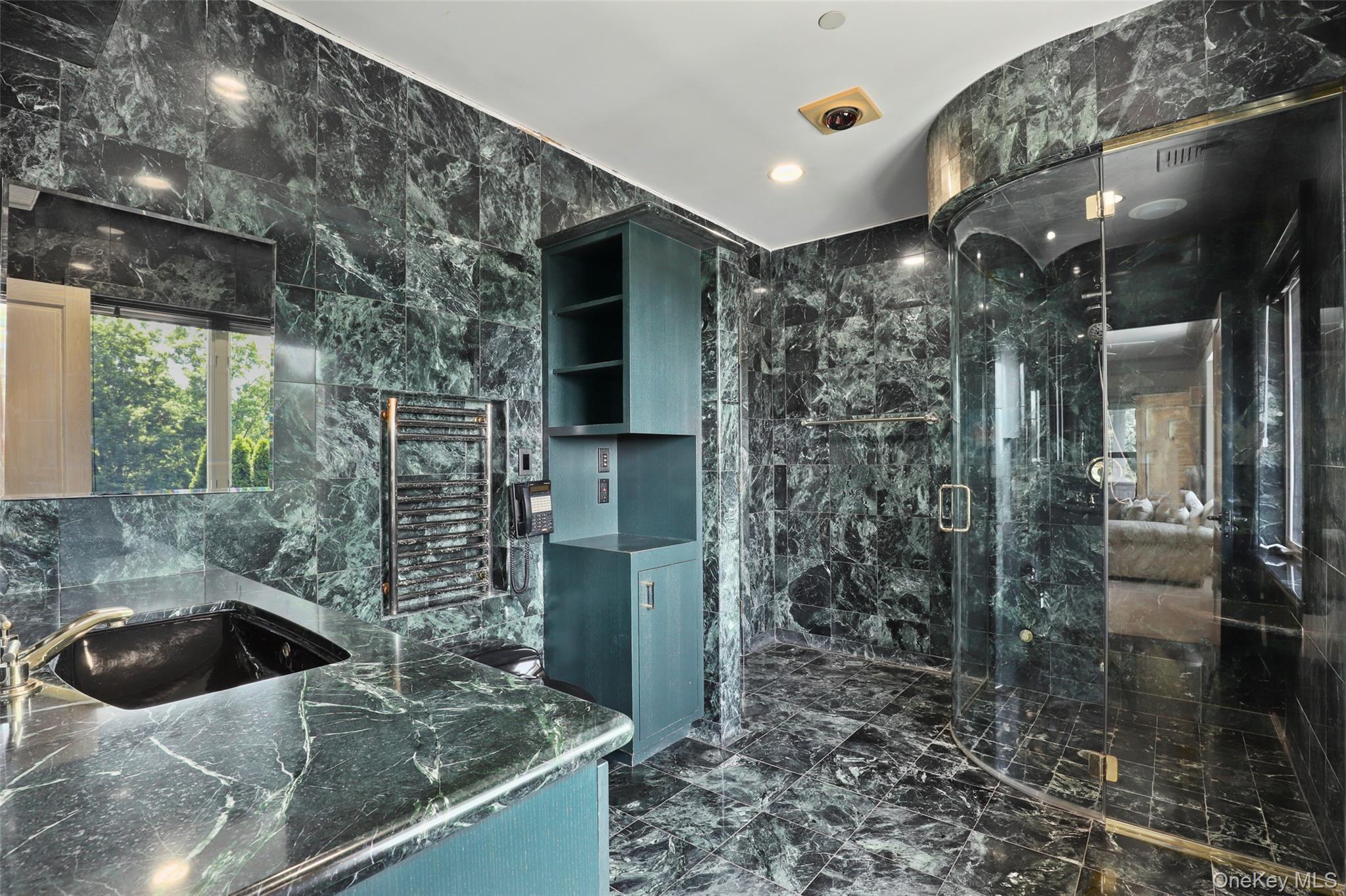 7 Rockledge Road Rye, NY 10580 - Photo 25 of 49 2 Primary Bathrooms