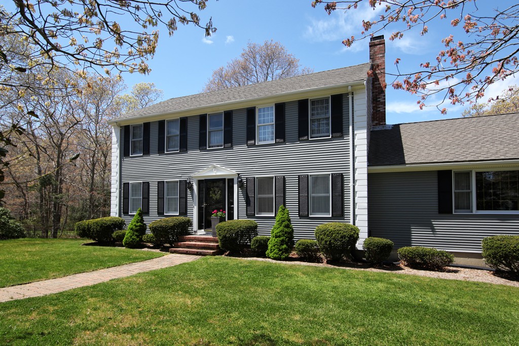 15 Robin Road Sandwich, MA 02563 - Photo 1 of 29 Gallery Image 1