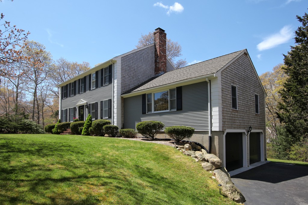 15 Robin Road Sandwich, MA 02563 - Photo 2 of 29 Gallery Image 2