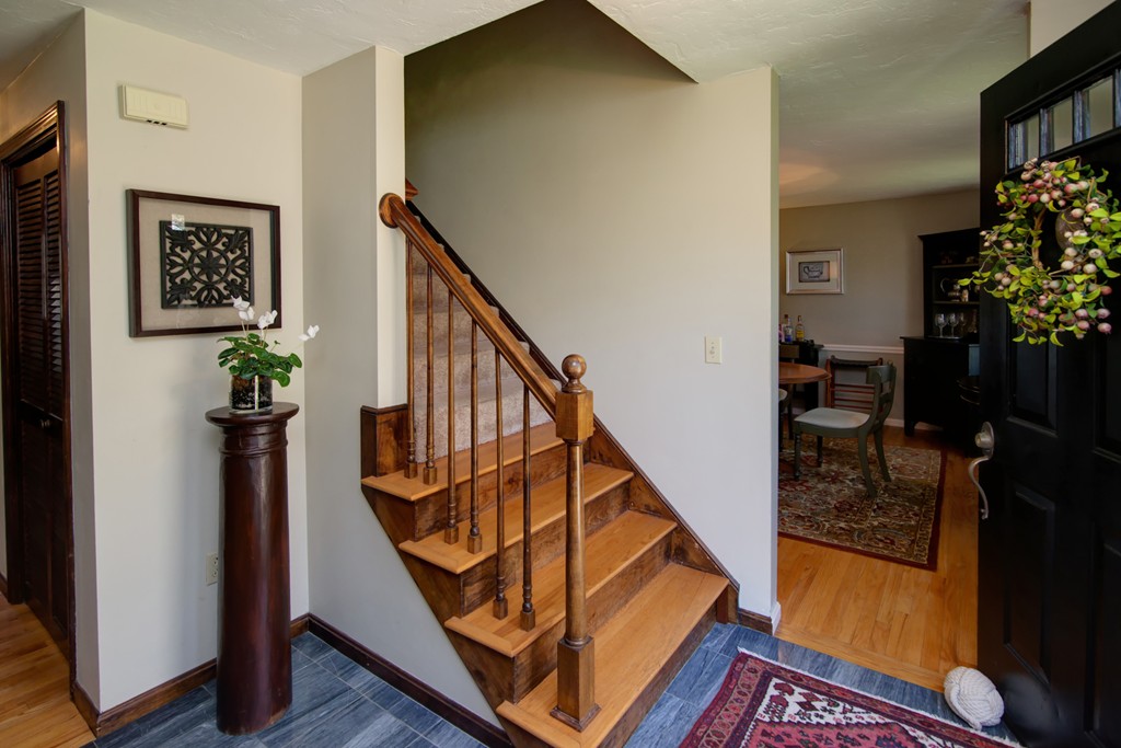 15 Robin Road Sandwich, MA 02563 - Photo 3 of 29 Gallery Image 3