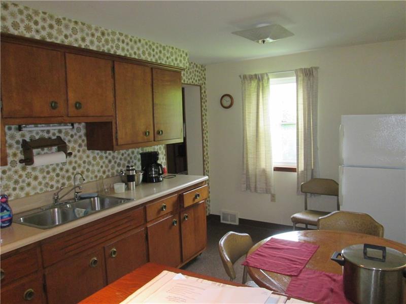 81 Pittsburgh Road Butler, PA 16001 - Photo 7 of 25 Gallery Image 7