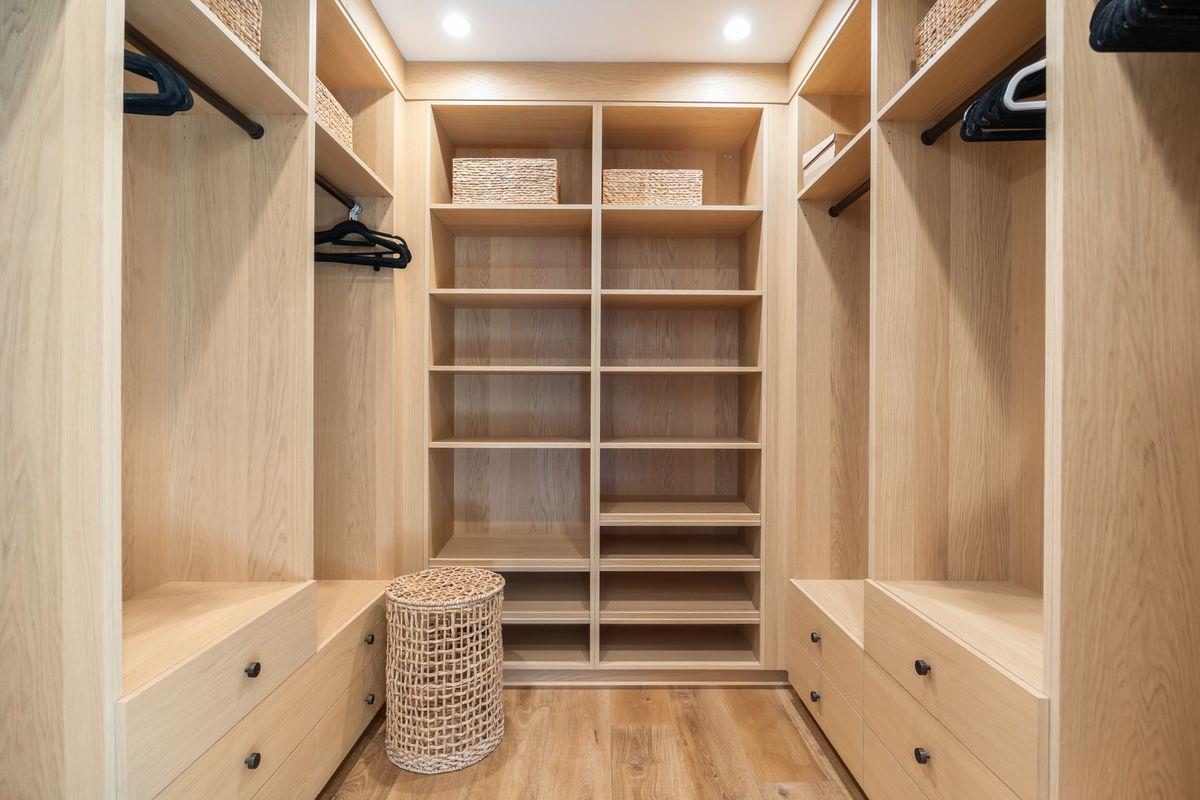 13202 Ojai Road Santa Paula, CA 93060 - Photo 27 of 50 a view of walk in closet with empty racks
