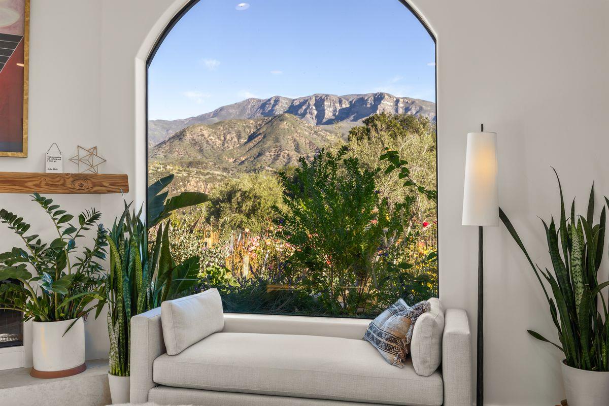 13202 Ojai Road Santa Paula, CA 93060 - Photo 7 of 50 a view of a balcony with plants