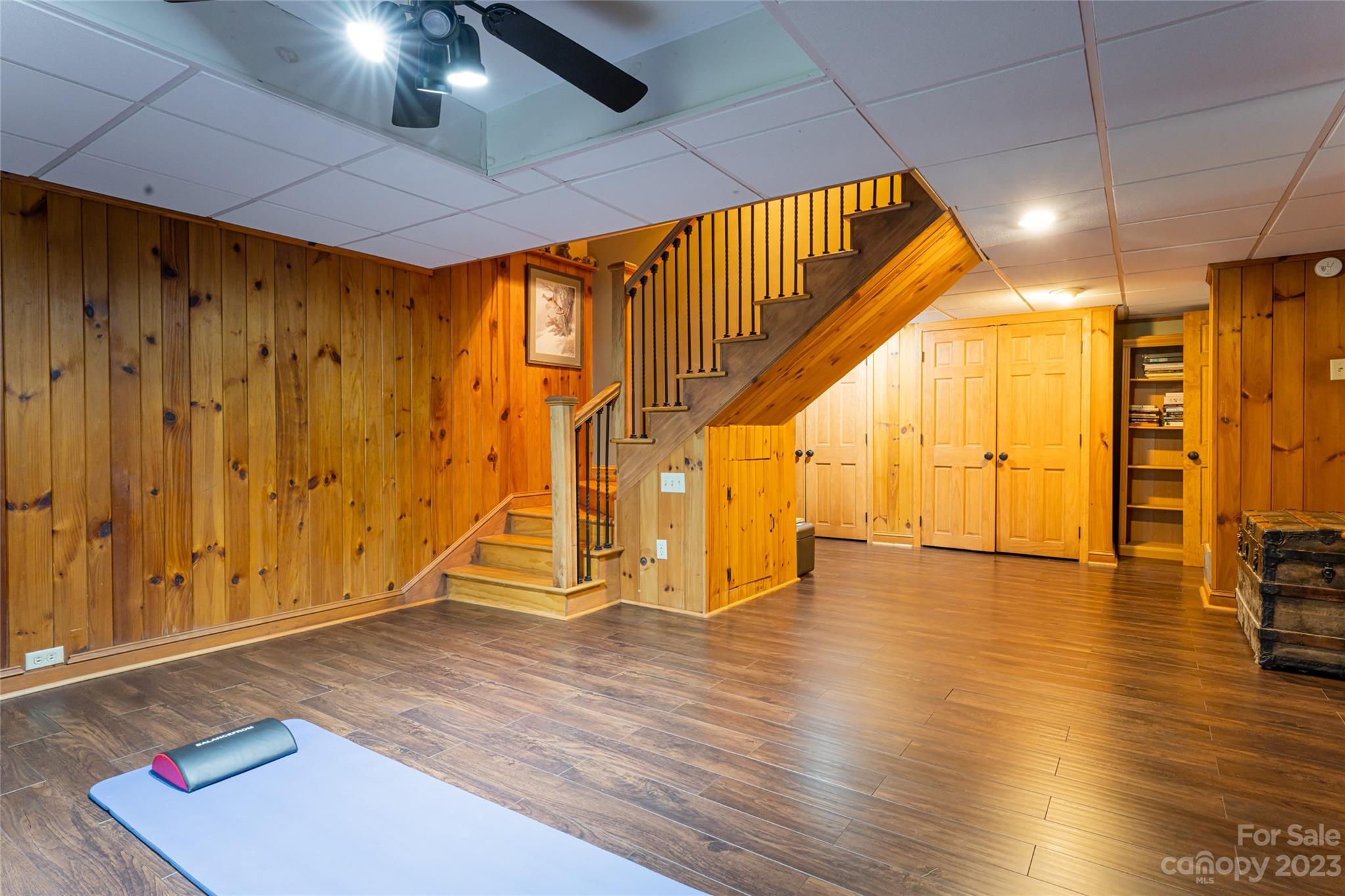 12 Club View Road Asheville, NC 28804 - Photo 30 of 47 a view of an entryway with wooden floor