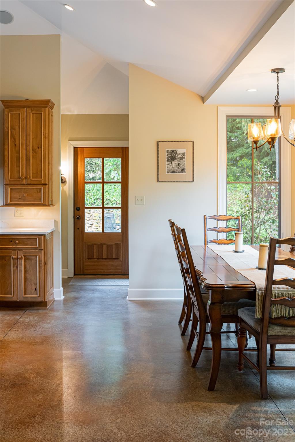 12 Club View Road Asheville, NC 28804 - Photo 8 of 47 a dining room with furniture and window