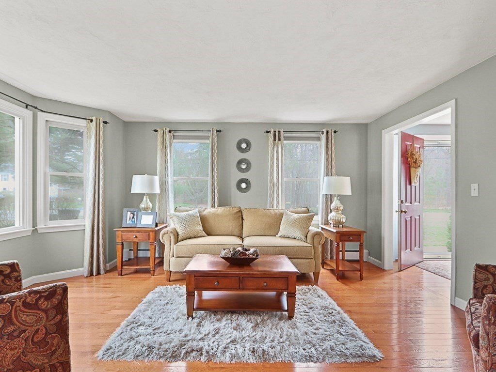 8 Symmes Road Franklin, MA 02038 - Photo 4 of 32 Gallery Image 4