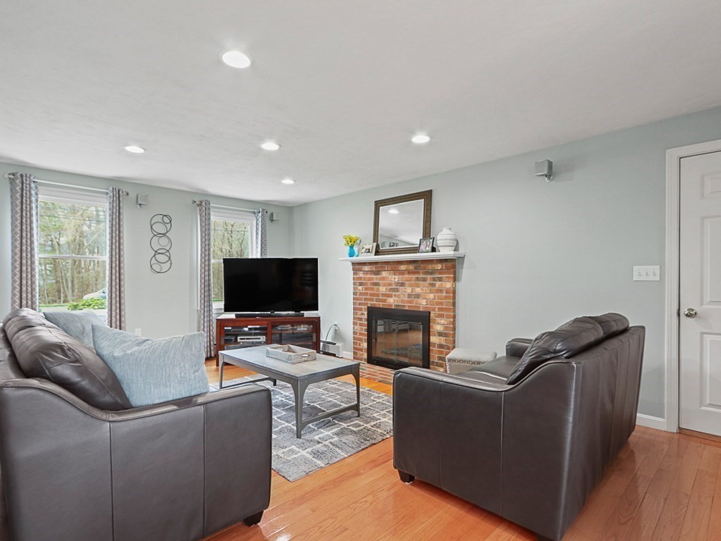 8 Symmes Road Franklin, MA 02038 - Photo 6 of 32 Gallery Image 6