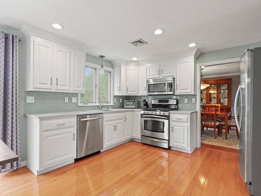 8 Symmes Road Franklin, MA 02038 - Photo 8 of 32 Gallery Image 8
