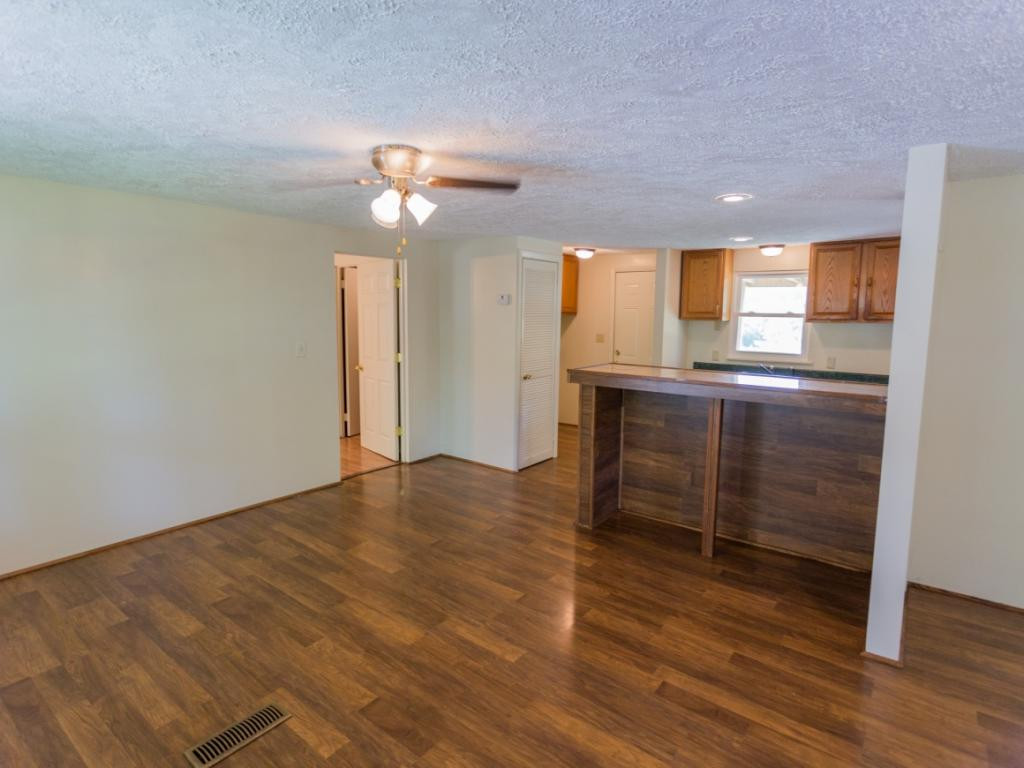 237 V I Ranch Road Bristol, TN 37620 - Photo 12 of 32 Photo 12