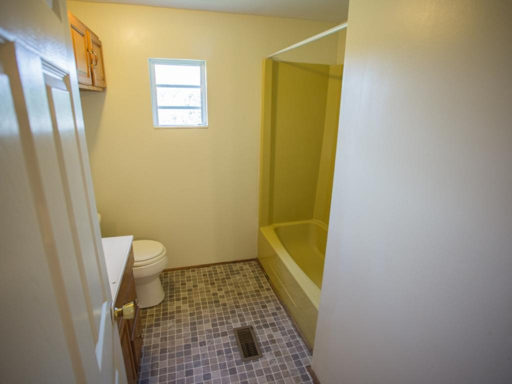 237 V I Ranch Road Bristol, TN 37620 - Photo 16 of 32 Photo 16