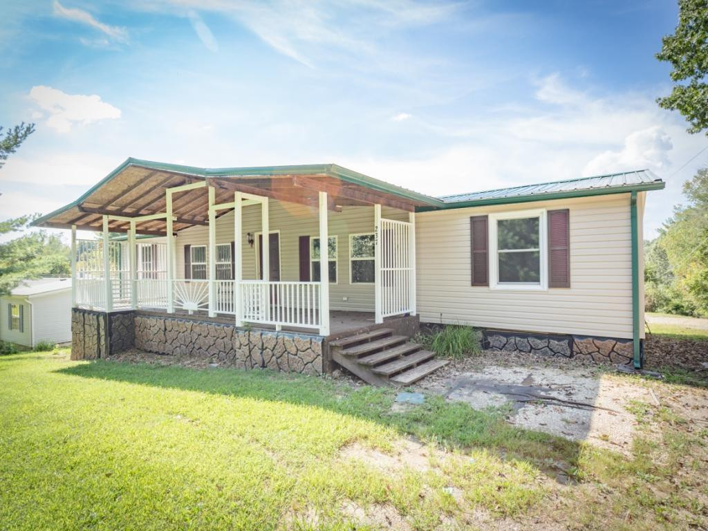 237 V I Ranch Road Bristol, TN 37620 - Photo 3 of 32 Photo 3