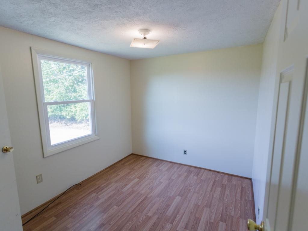 237 V I Ranch Road Bristol, TN 37620 - Photo 5 of 32 Photo 5