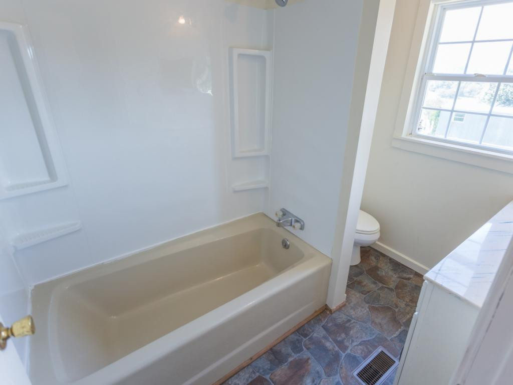237 V I Ranch Road Bristol, TN 37620 - Photo 6 of 32 Photo 6