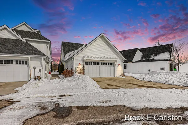 $749,900 | 946 Boardwalk Cove Drive, Muskegon, MI 49441