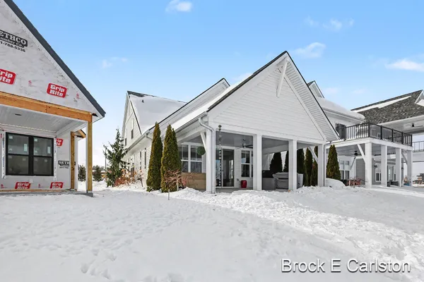 $749,900 | 946 Boardwalk Cove Drive, Muskegon, MI 49441