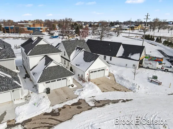 $749,900 | 946 Boardwalk Cove Drive, Muskegon, MI 49441