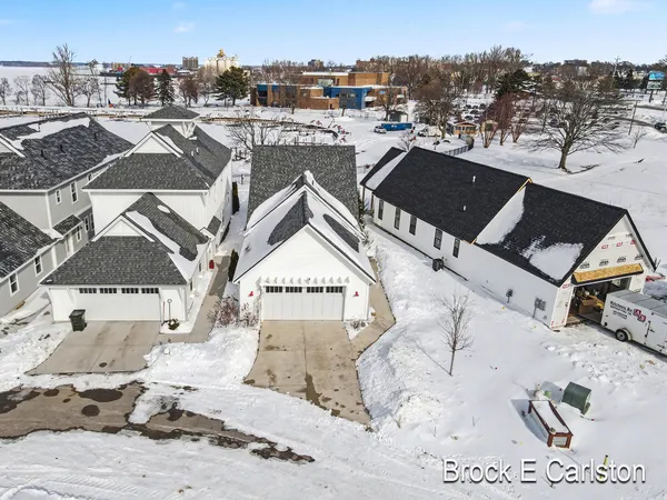 $749,900 | 946 Boardwalk Cove Drive, Muskegon, MI 49441