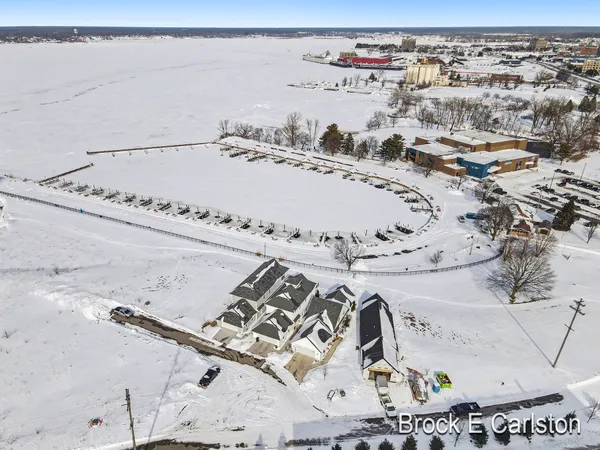 $749,900 | 946 Boardwalk Cove Drive, Muskegon, MI 49441