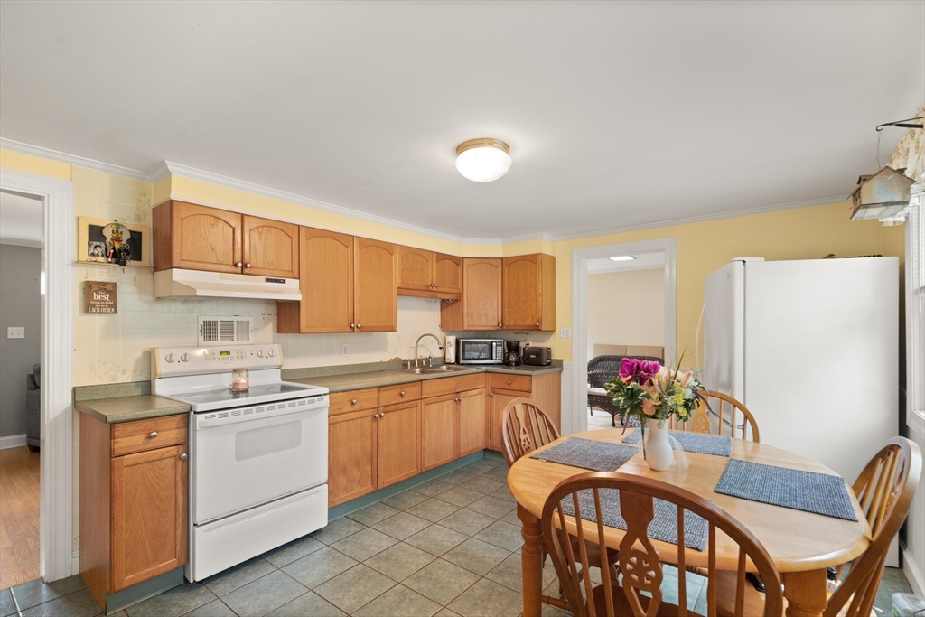 3 Priscilla Road Beverly, MA 01915 - Photo 7 of 35 Gallery Image 7
