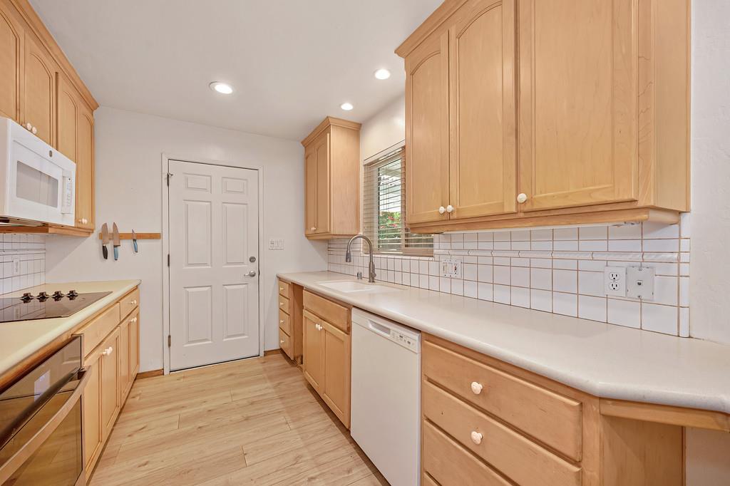 3517 Ronk Way Sacramento, CA 95821 - Photo 34 of 88