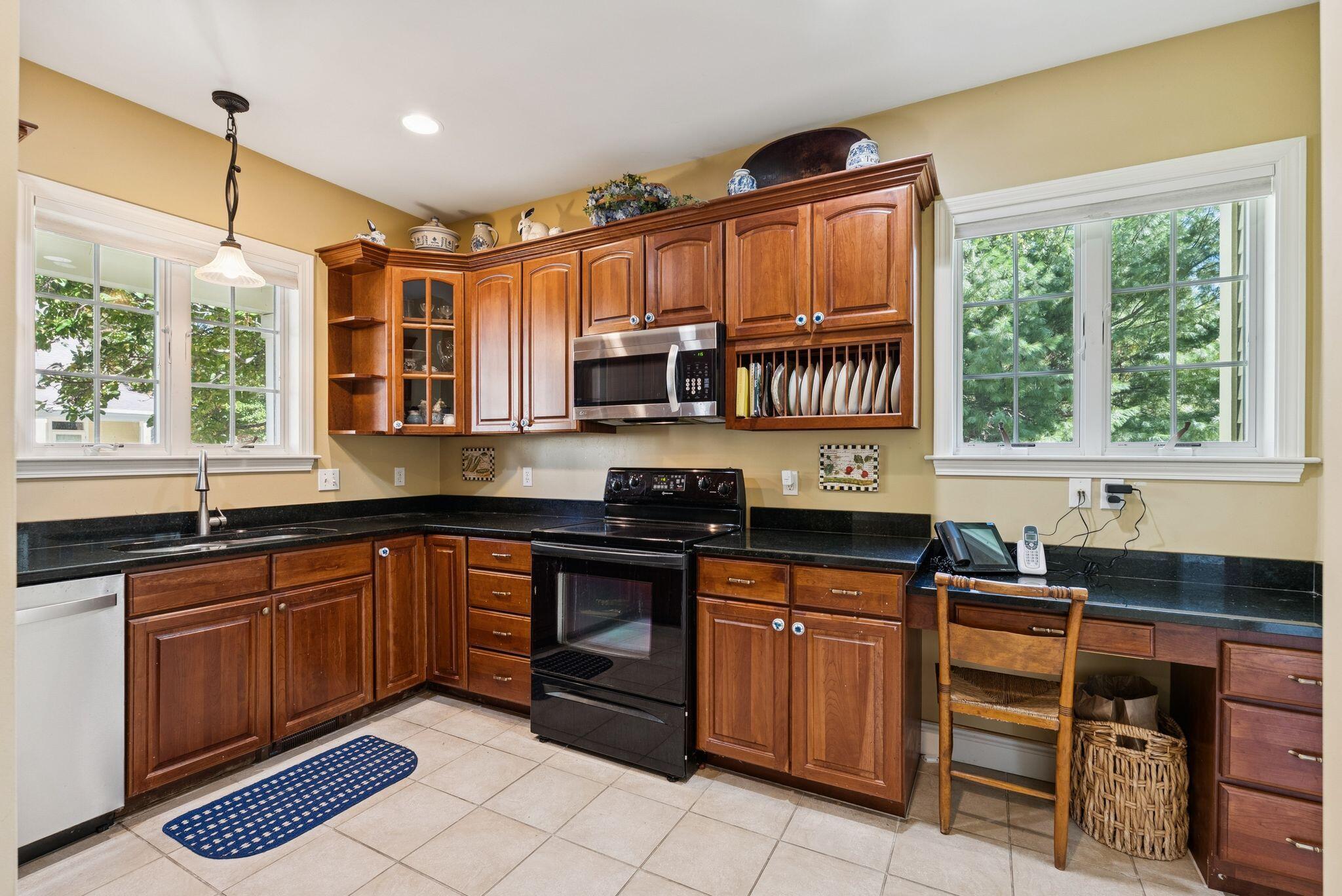 2 Breakwater Way, Unit 2 Saco, ME 04072 - Photo 5 of 31 2 Breakwater Way