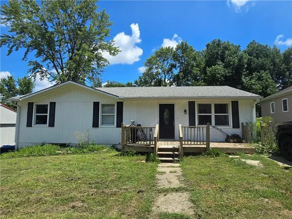 $219,900 | 1935 Belmont Place, Independence, MO 64057